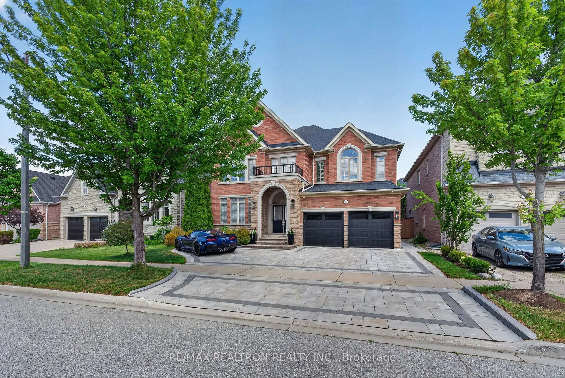 Photo 1 of 189 Cook's Mill Crescent, Vaughan, Patterson — HOMEH