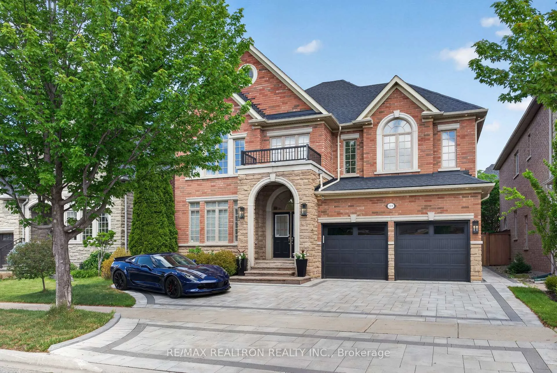 Photo 3 of 189 Cook's Mill Crescent, Vaughan, Patterson — HOMEH