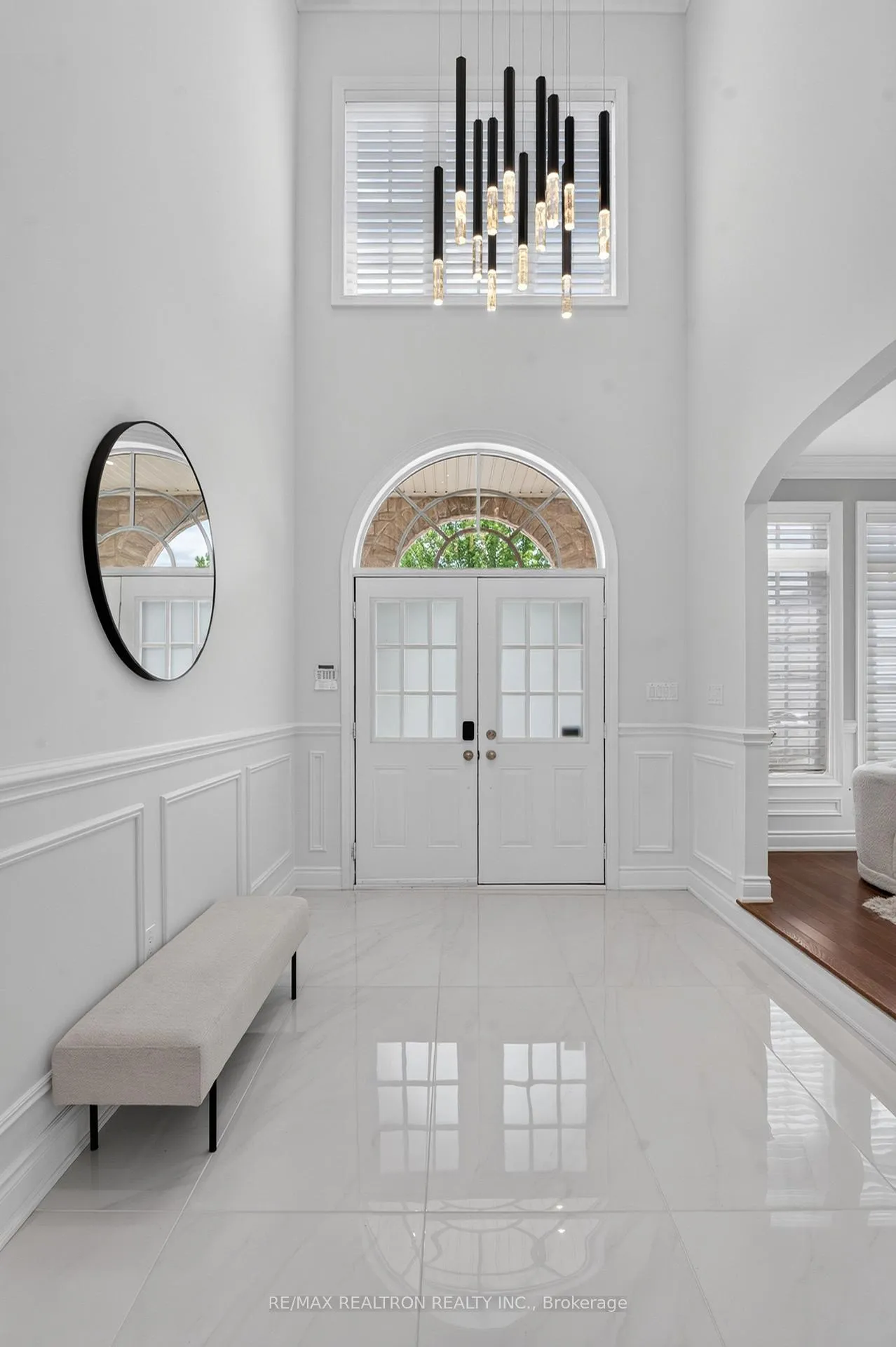Photo 6 of 189 Cook's Mill Crescent, Vaughan, Patterson — HOMEH