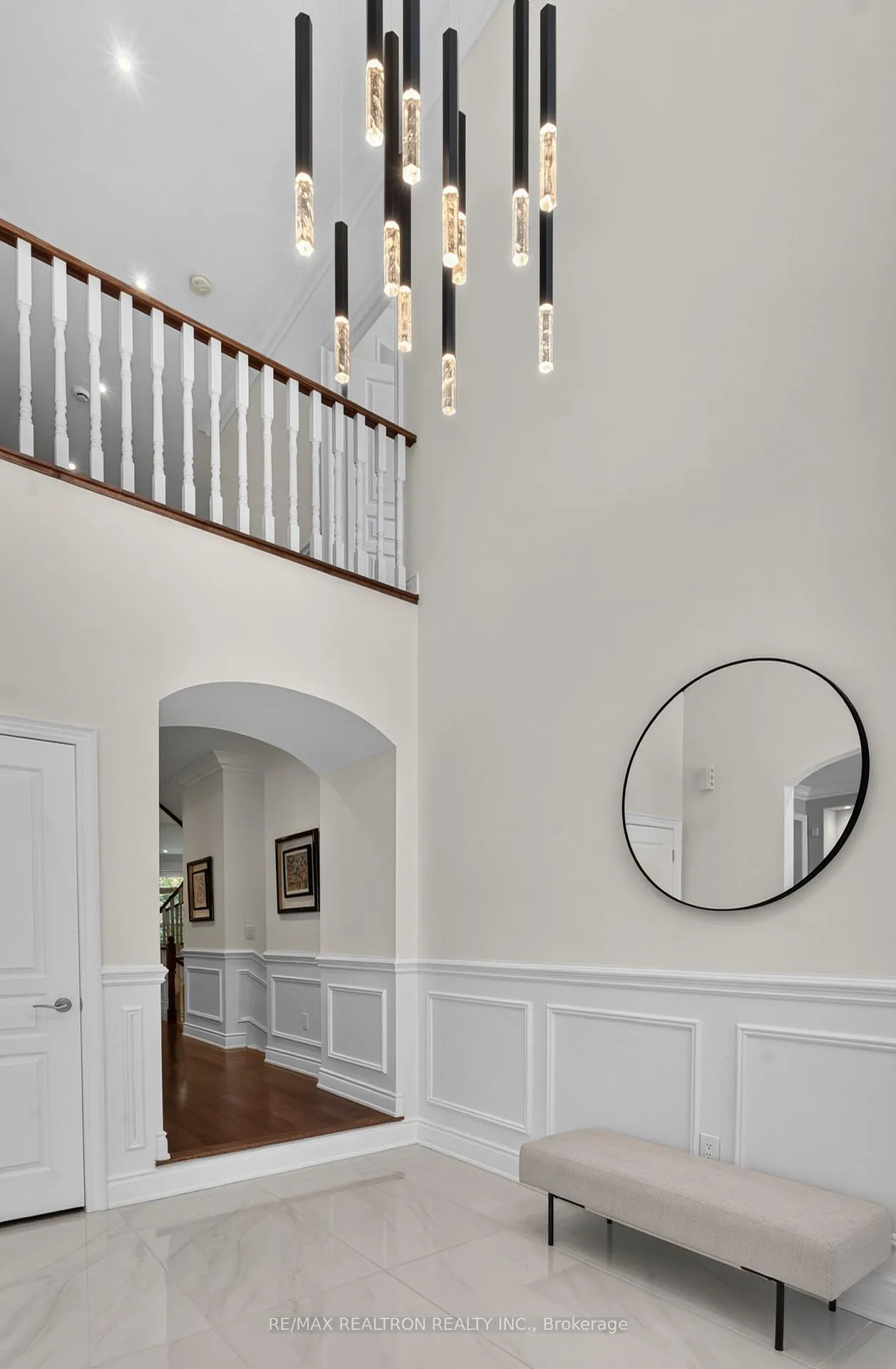 Photo 8 of 189 Cook's Mill Crescent, Vaughan, Patterson — HOMEH