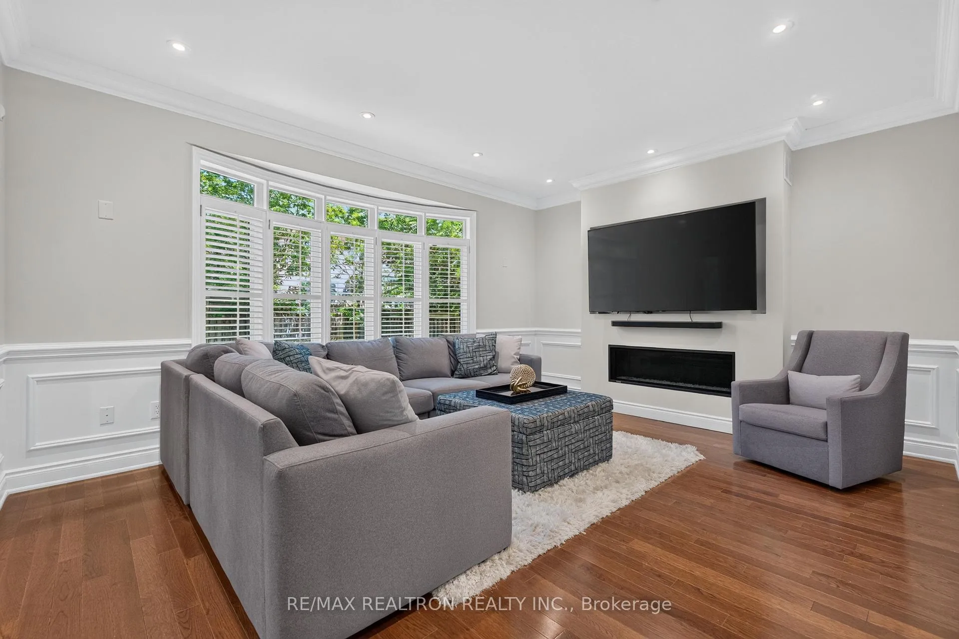 Photo 11 of 189 Cook's Mill Crescent, Vaughan, Patterson — HOMEH