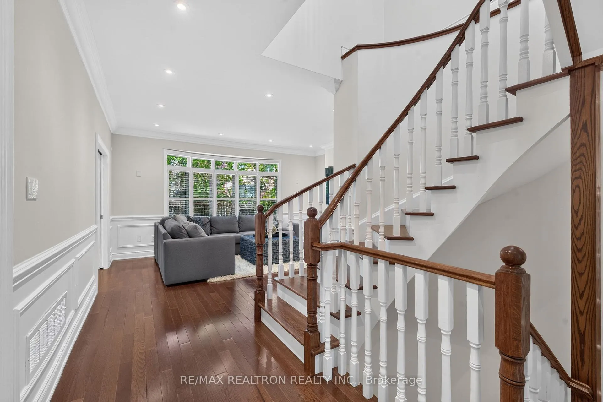 Photo 35 of 189 Cook's Mill Crescent, Vaughan, Patterson — HOMEH