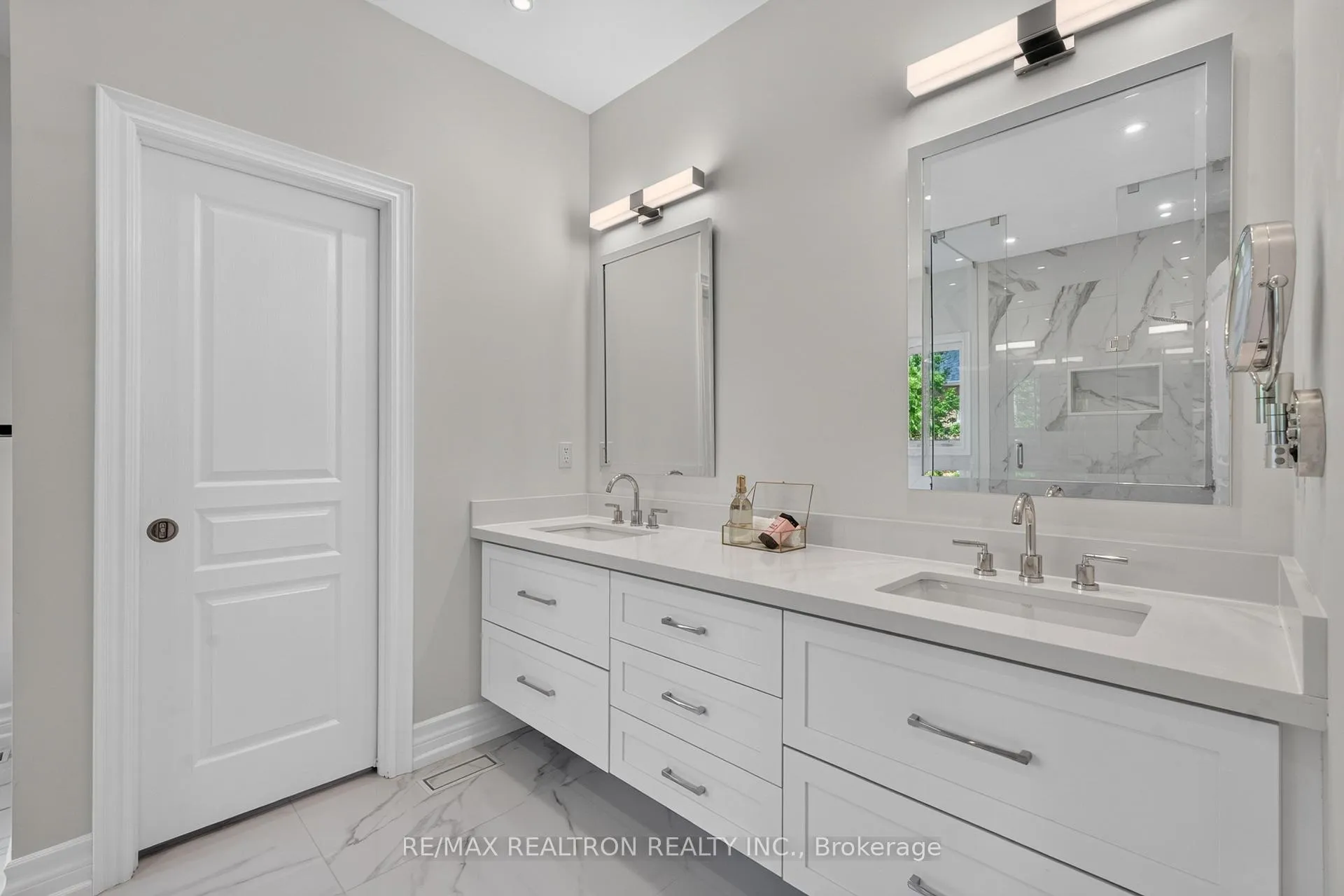 Photo 40 of 189 Cook's Mill Crescent, Vaughan, Patterson — HOMEH