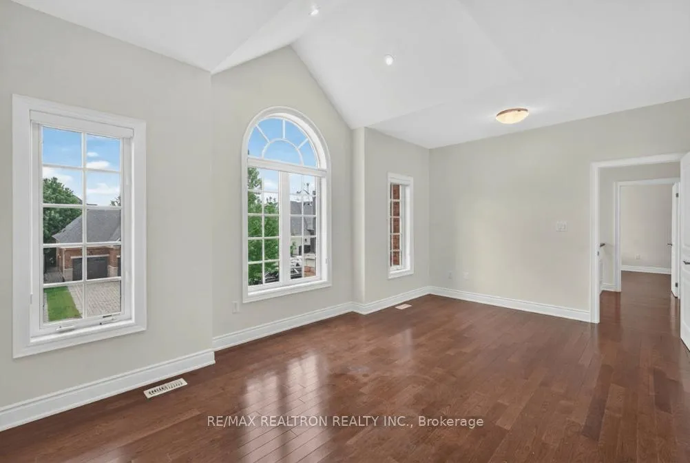 Photo 45 of 189 Cook's Mill Crescent, Vaughan, Patterson — HOMEH