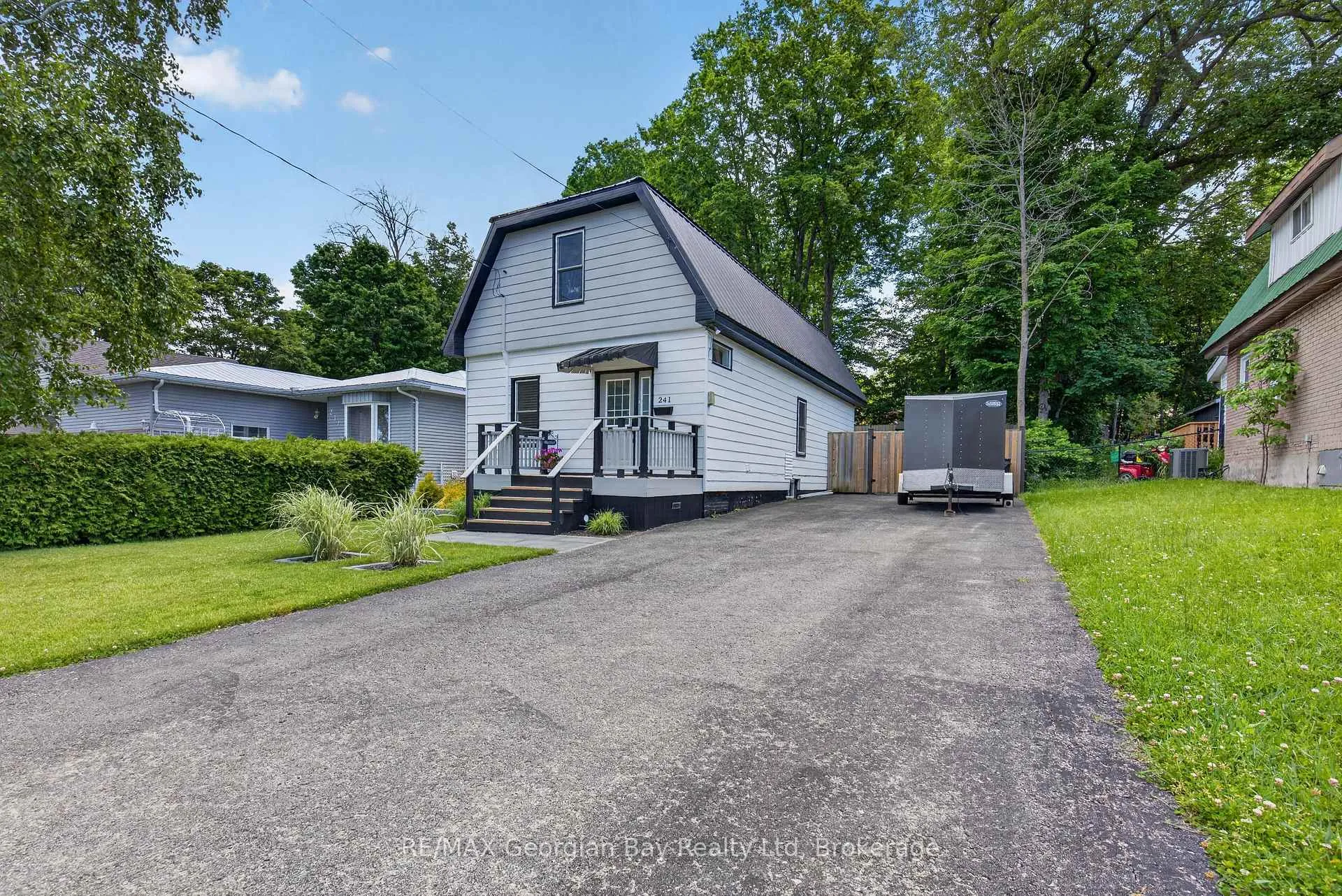 Photo 34 of 241 Donalda Street, Midland — HOMEH