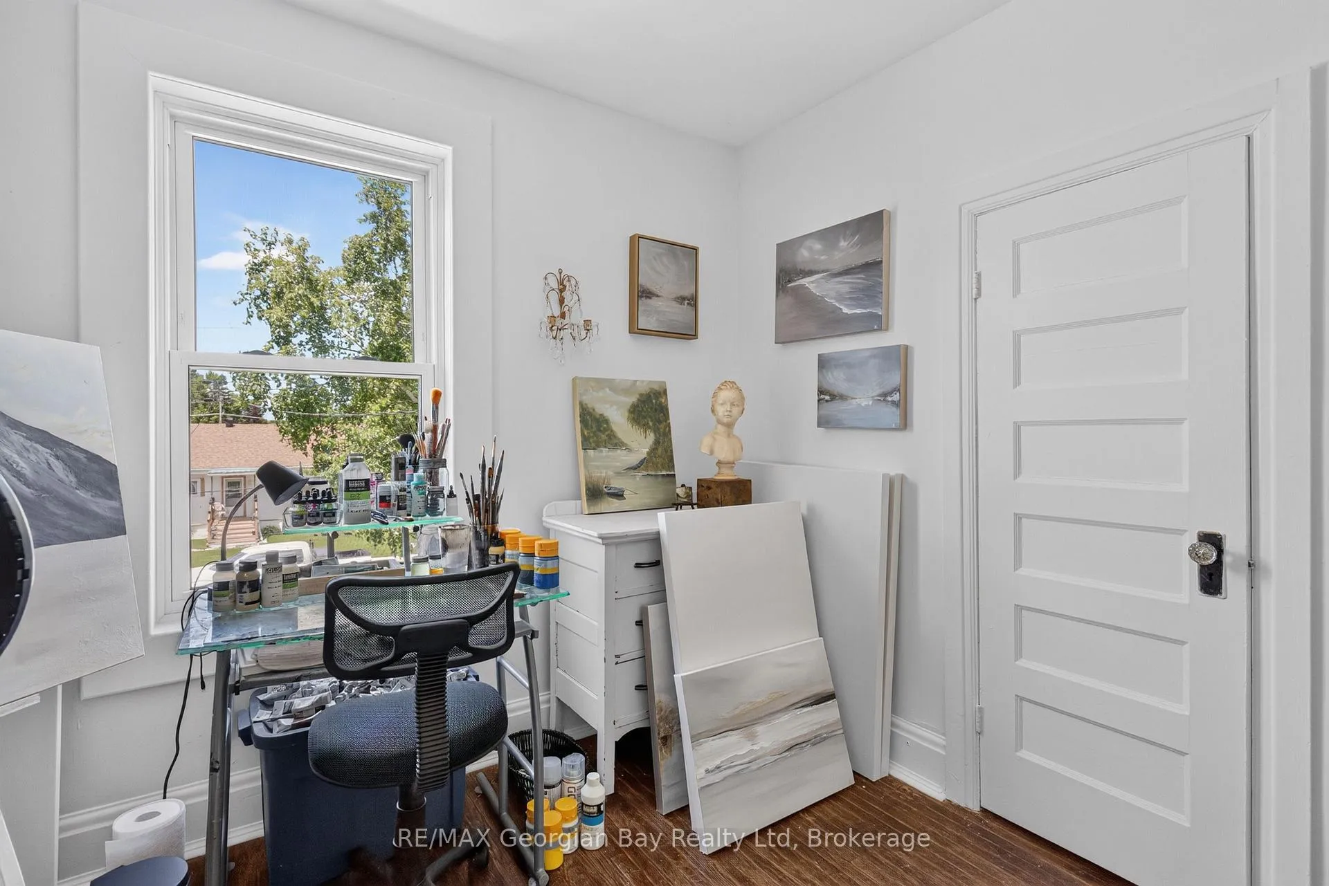 Photo 18 of 241 Donalda Street, Midland — HOMEH