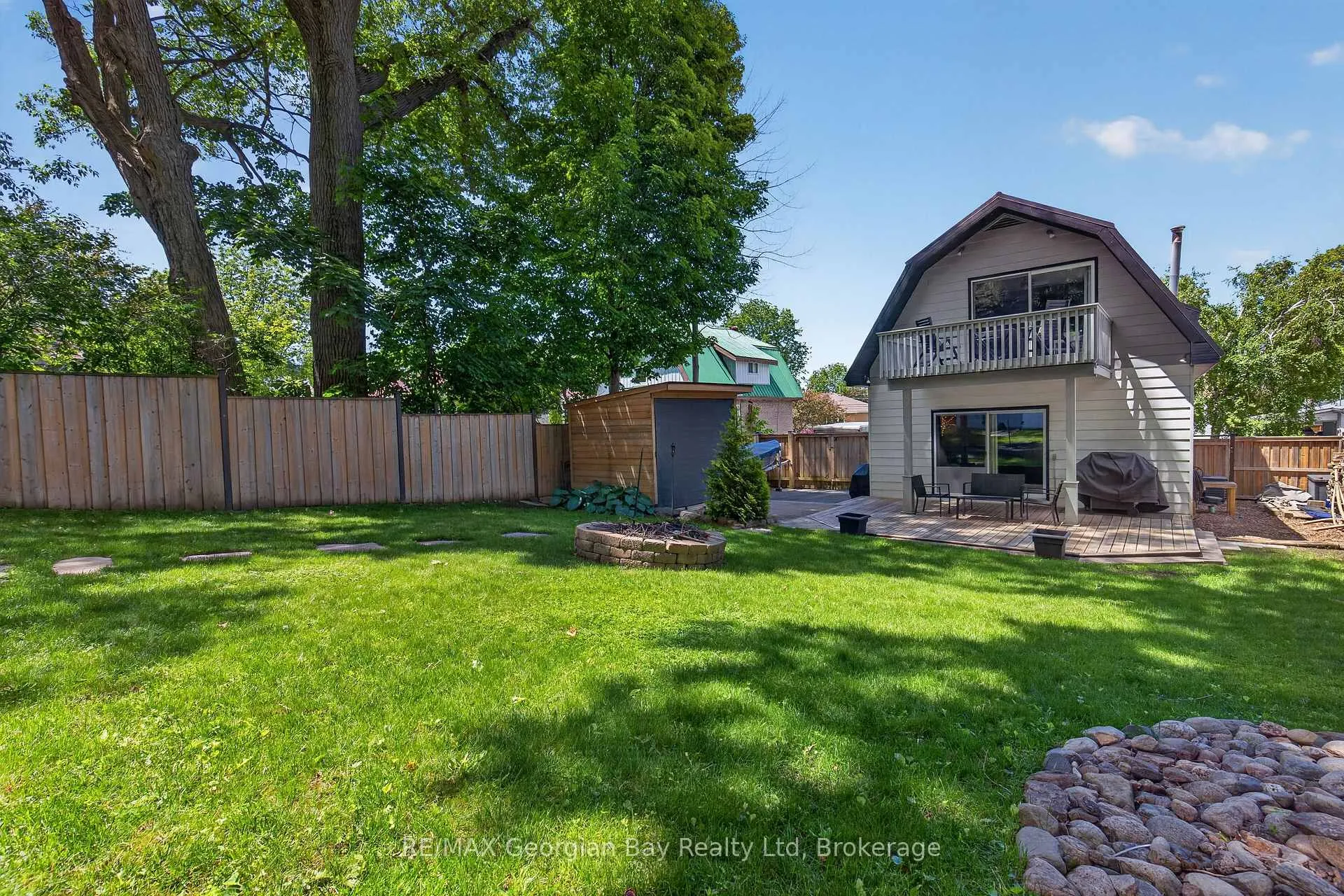 Photo 24 of 241 Donalda Street, Midland — HOMEH