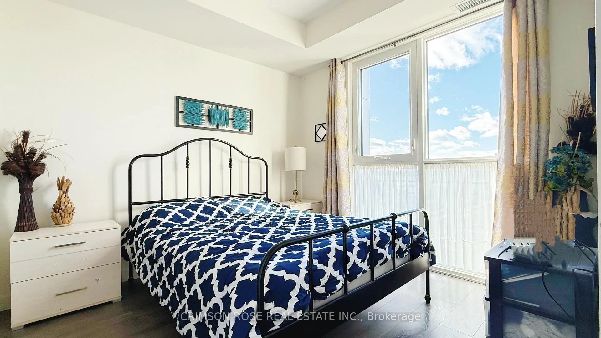 Photo 7 of Unit 404, 210 Sabina Drive, Oakville, Glenorchy — HOMEH