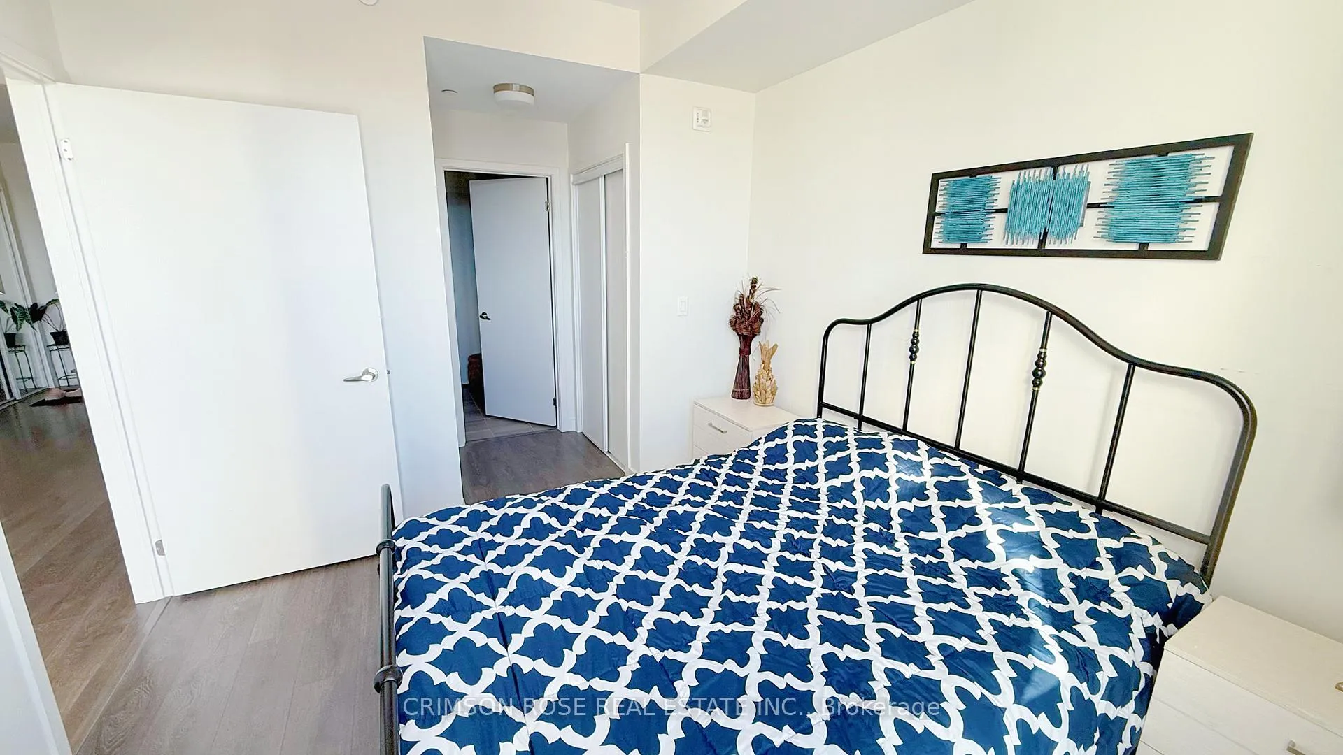Photo 8 of Unit 404, 210 Sabina Drive, Oakville, Glenorchy — HOMEH