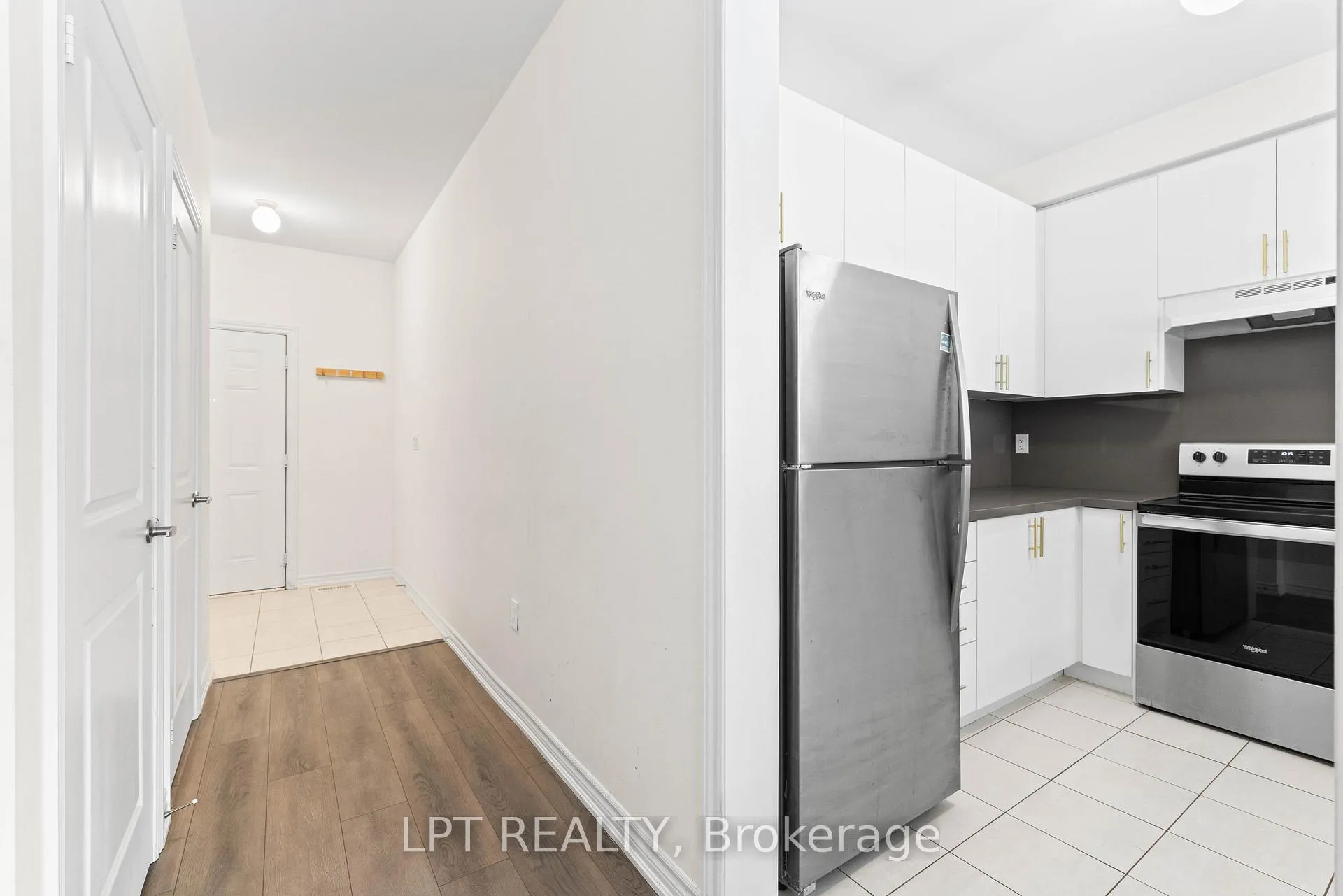 Photo 8 of Unit TH05, 110 Grew Boulevard, Georgina, Sutton & Jackson's Point — HOMEH