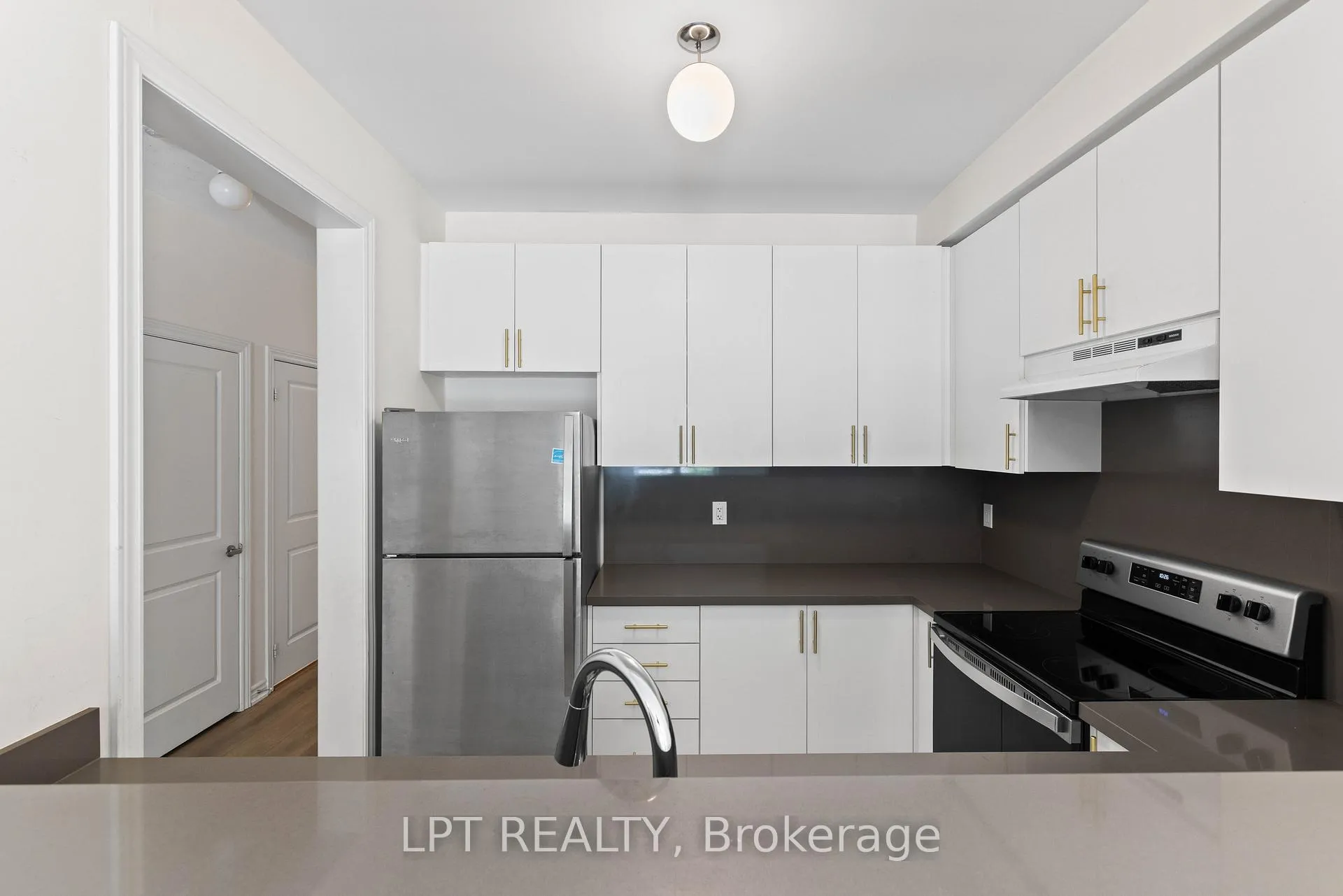 Photo 10 of Unit TH05, 110 Grew Boulevard, Georgina, Sutton & Jackson's Point — HOMEH