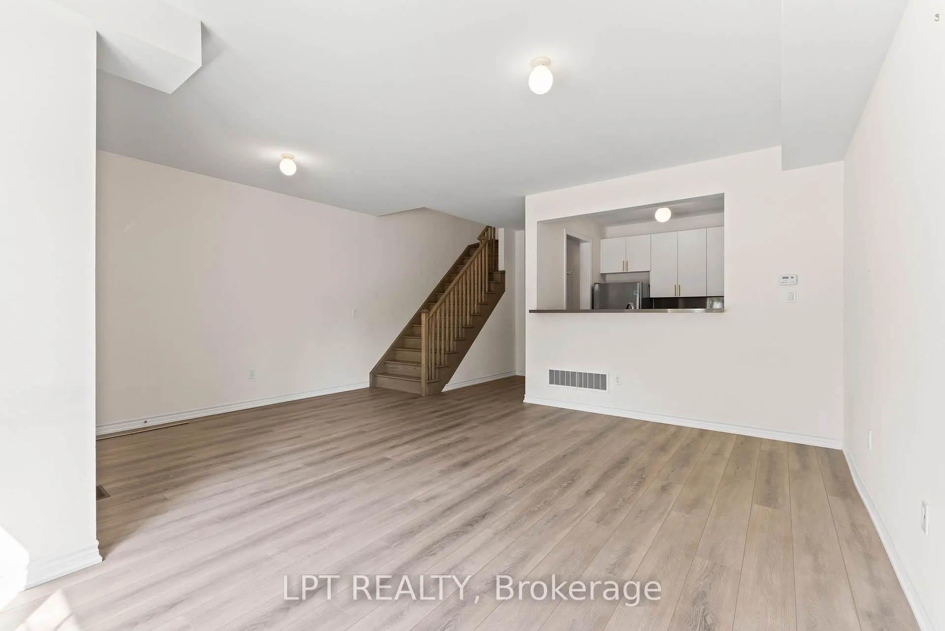 Photo 14 of Unit TH05, 110 Grew Boulevard, Georgina, Sutton & Jackson's Point — HOMEH