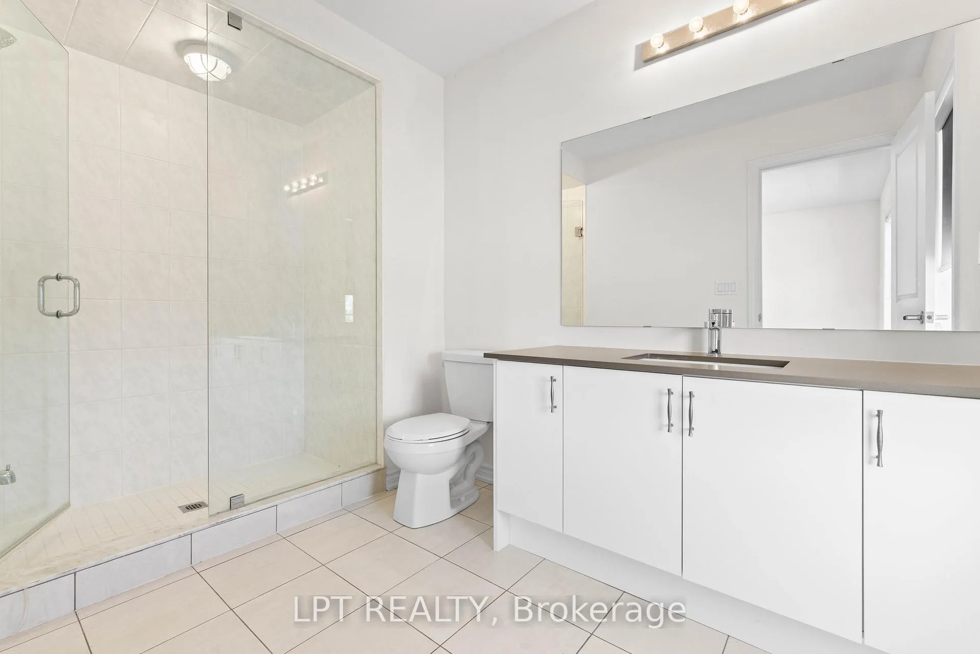 Photo 19 of Unit TH05, 110 Grew Boulevard, Georgina, Sutton & Jackson's Point — HOMEH