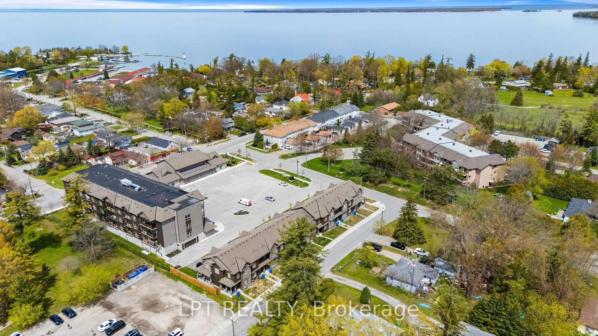 Photo 31 of Unit TH05, 110 Grew Boulevard, Georgina, Sutton & Jackson's Point — HOMEH