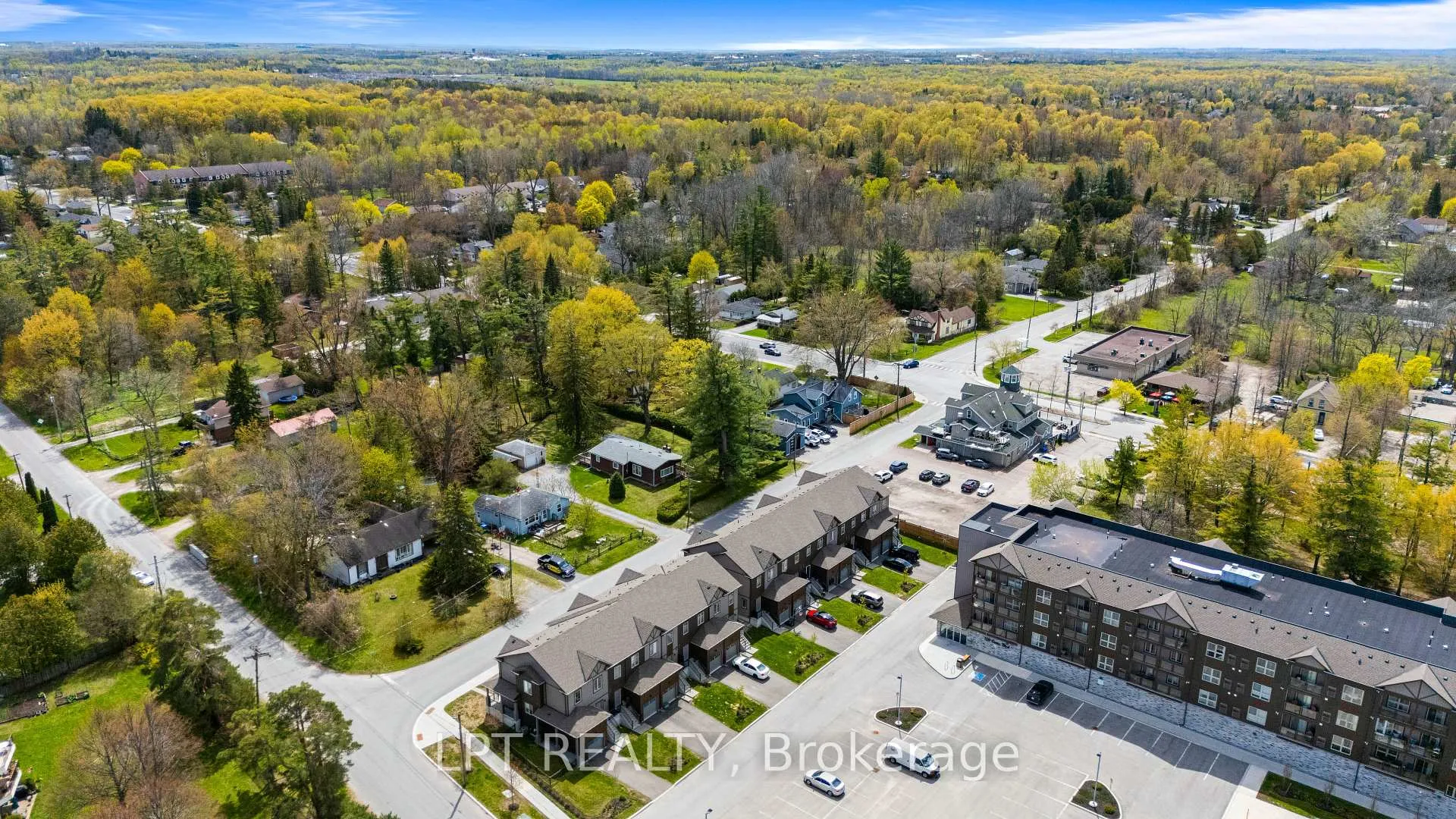Photo 32 of Unit TH05, 110 Grew Boulevard, Georgina, Sutton & Jackson's Point — HOMEH