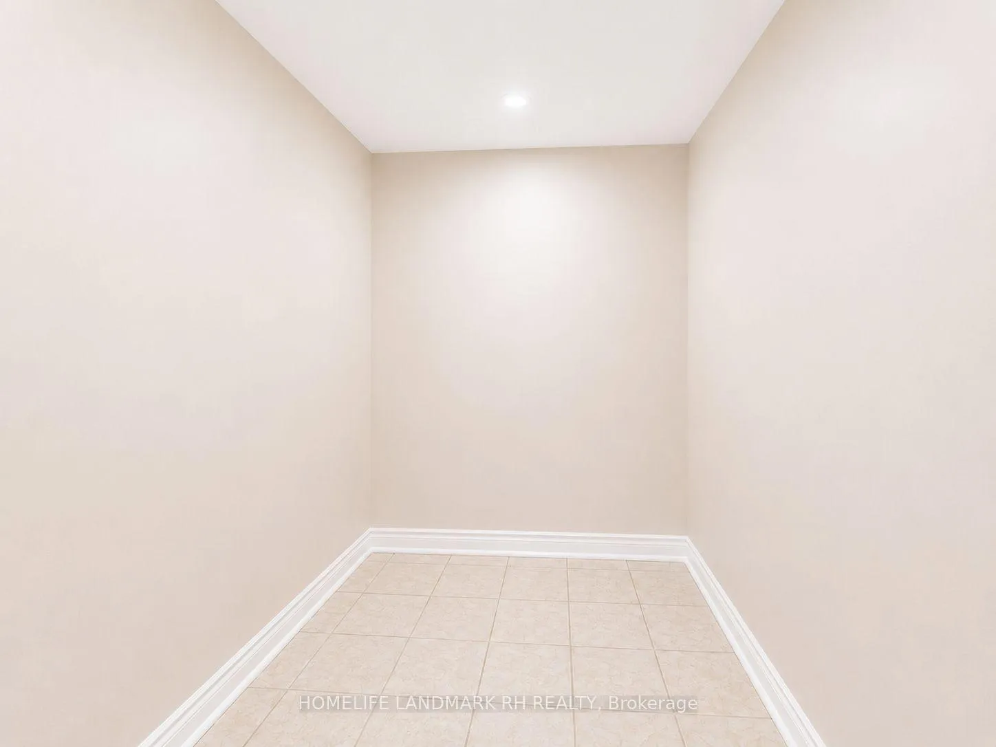 Photo 12 of Unit BSMT, 9 Casa Nova Drive, Vaughan, Vellore Village — HOMEH