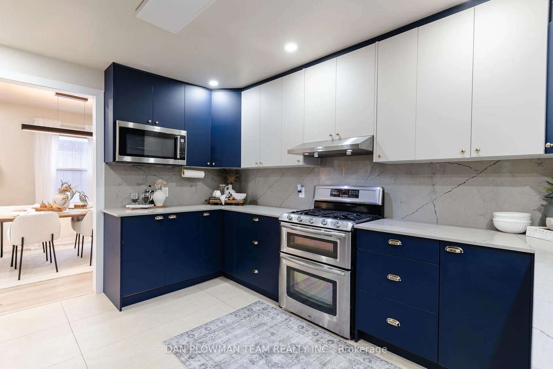 Photo 10 of 752 Douglas Street, Oshawa, Lakeview — HOMEH