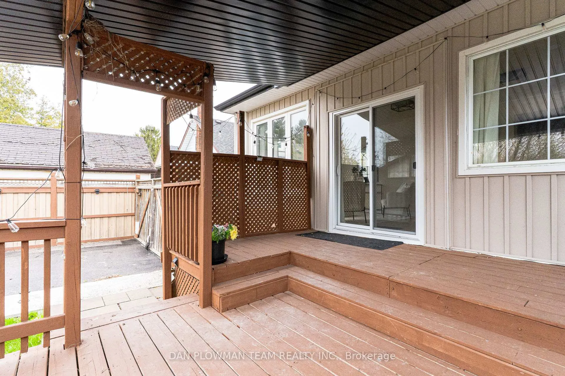 Photo 25 of 752 Douglas Street, Oshawa, Lakeview — HOMEH