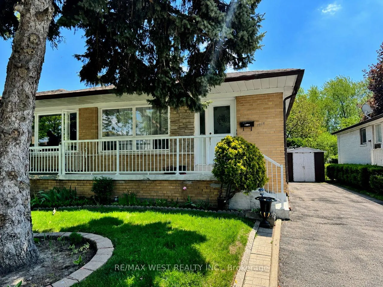 Photo 1 of 7484 Discus Crescent, Mississauga, Malton — HOMEH