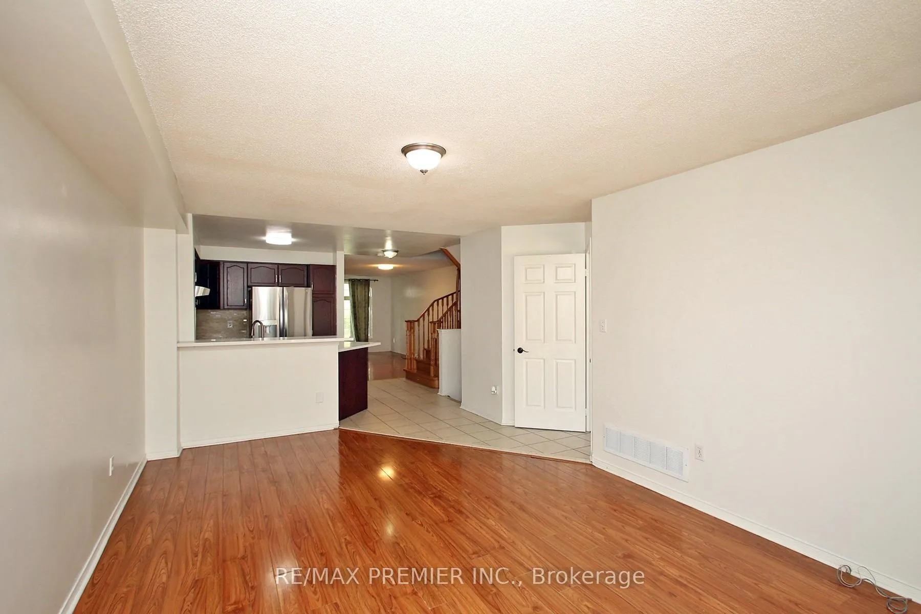 Photo 6 of 205 Equator Crescent, Vaughan, Vellore Village — HOMEH
