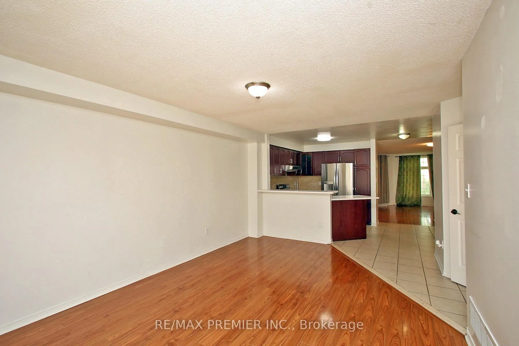 Photo 8 of 205 Equator Crescent, Vaughan, Vellore Village — HOMEH