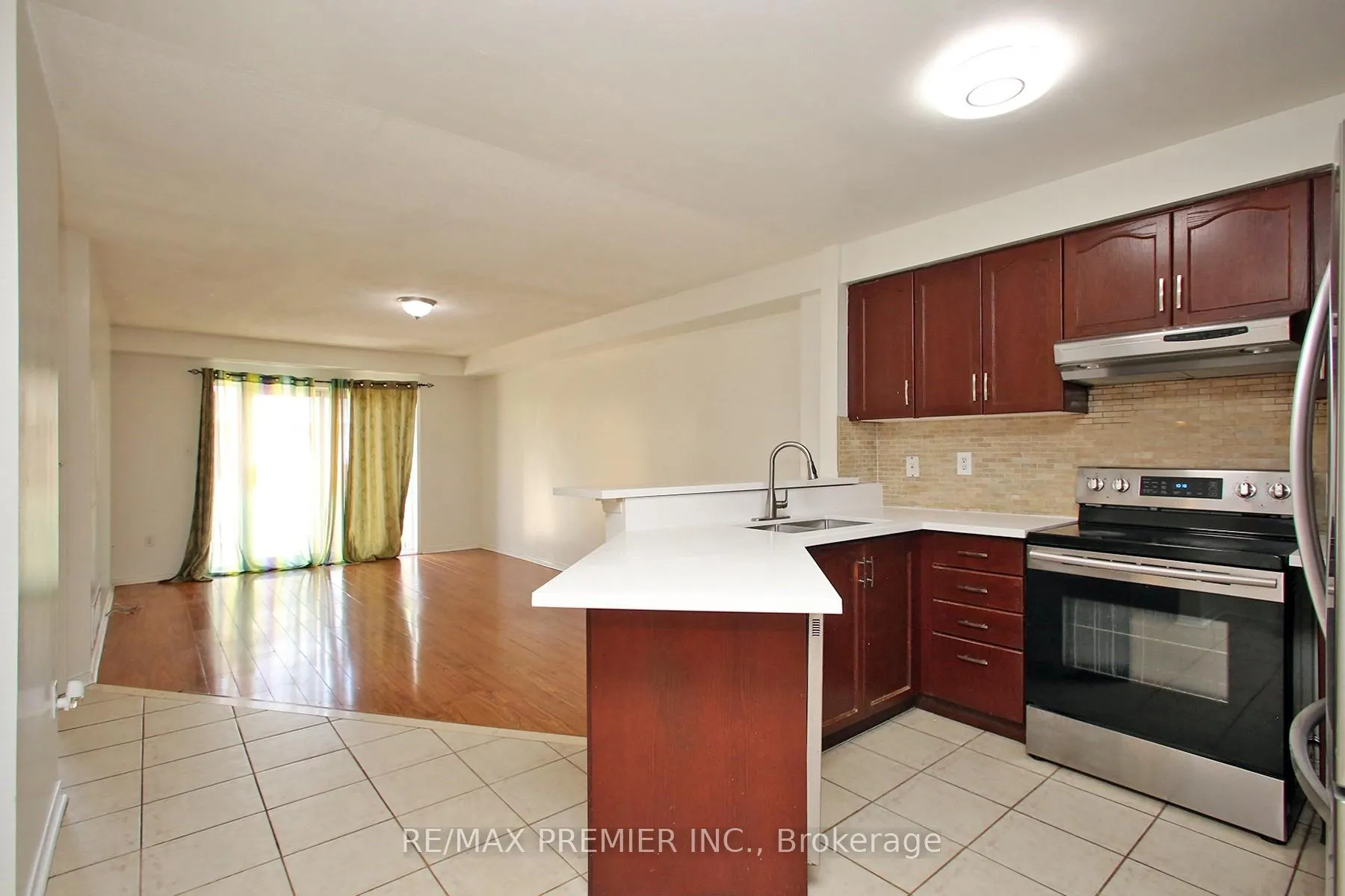 Photo 10 of 205 Equator Crescent, Vaughan, Vellore Village — HOMEH