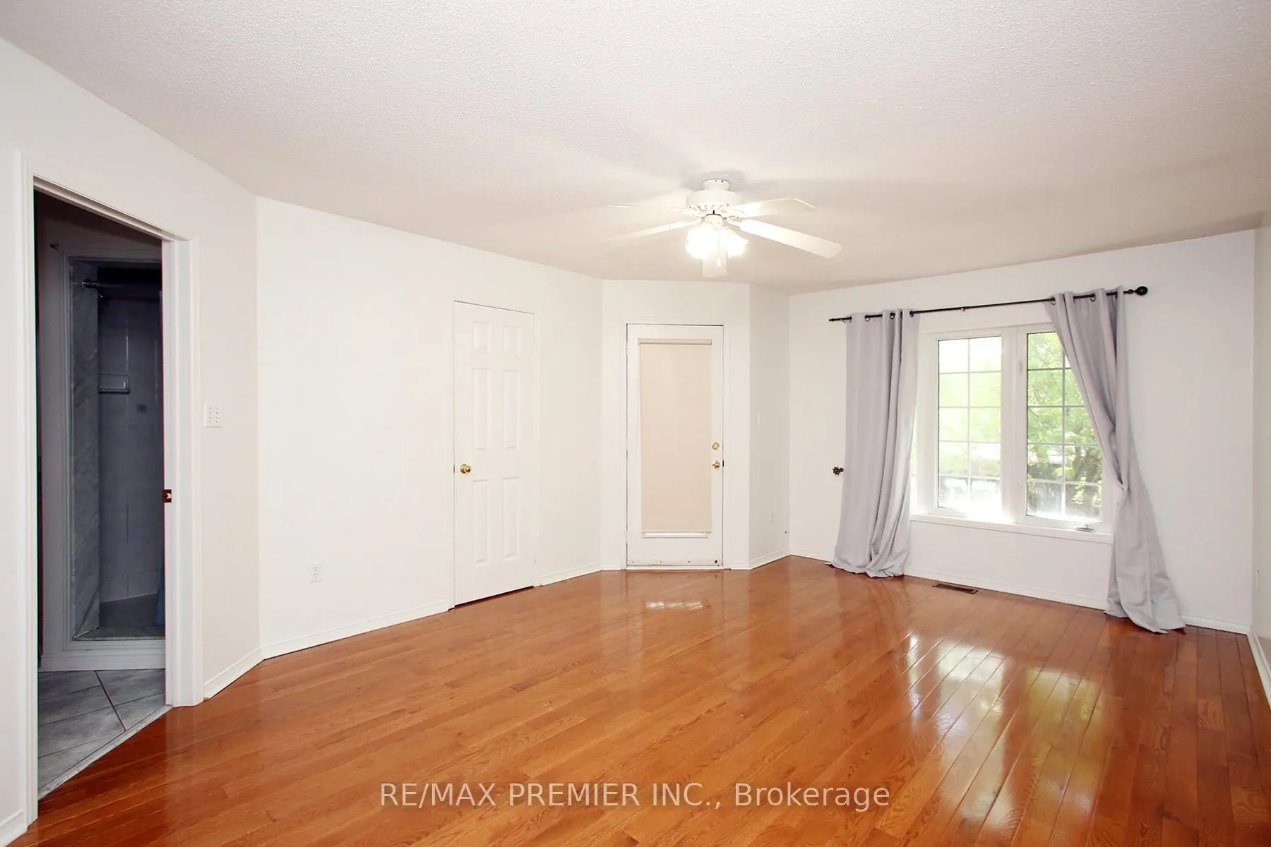 Photo 13 of 205 Equator Crescent, Vaughan, Vellore Village — HOMEH