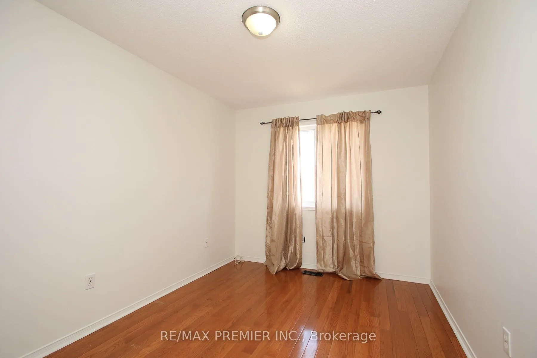 Photo 18 of 205 Equator Crescent, Vaughan, Vellore Village — HOMEH