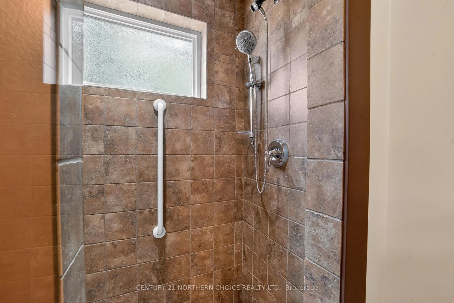 Photo 31 of Unit 103, 10 Forestry Bay, Kenora, Tunnel Island — HOMEH