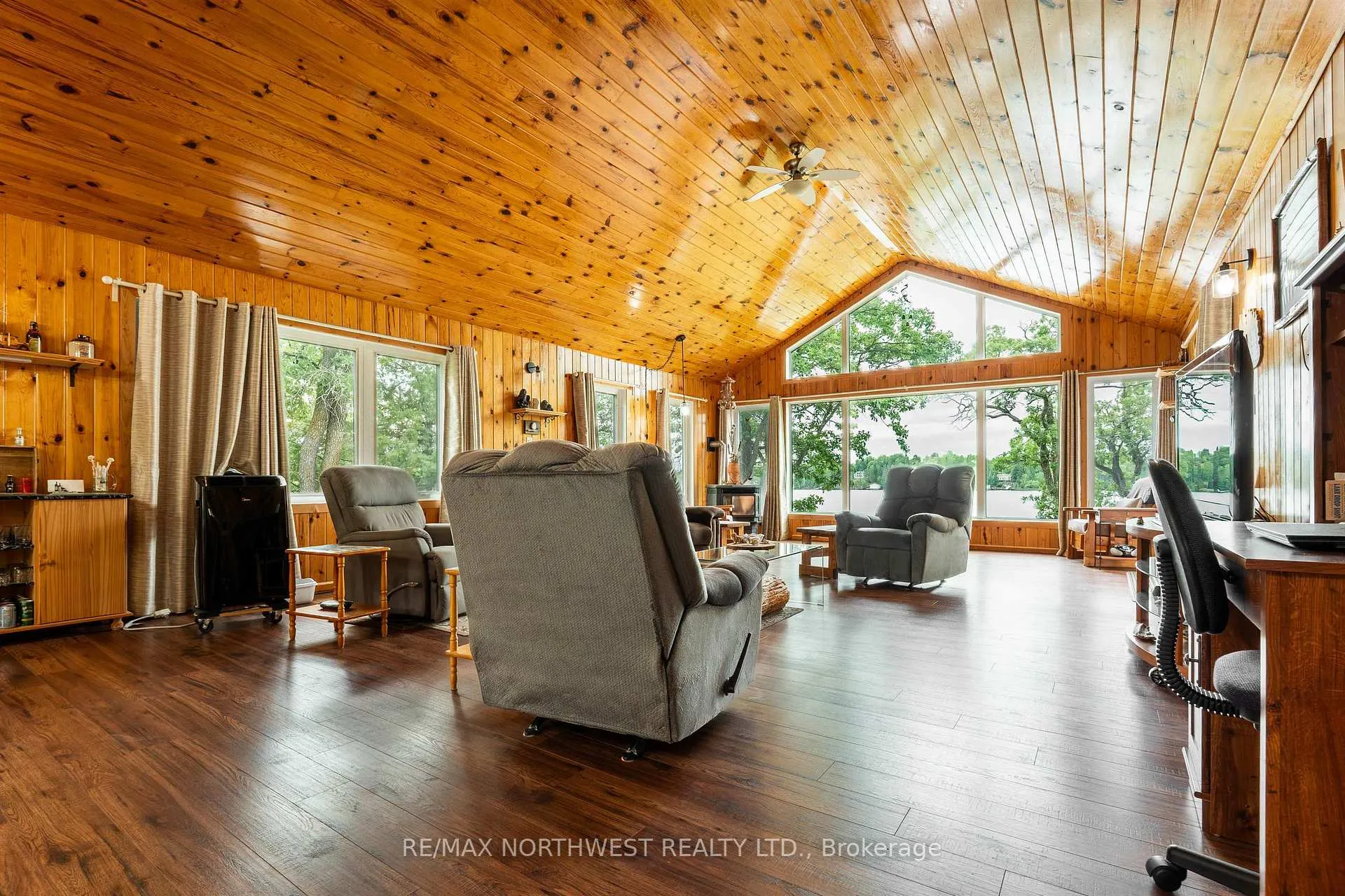Photo 10 of 89 One to Nine Road, Kenora Remote Area, West of Kenora — HOMEH