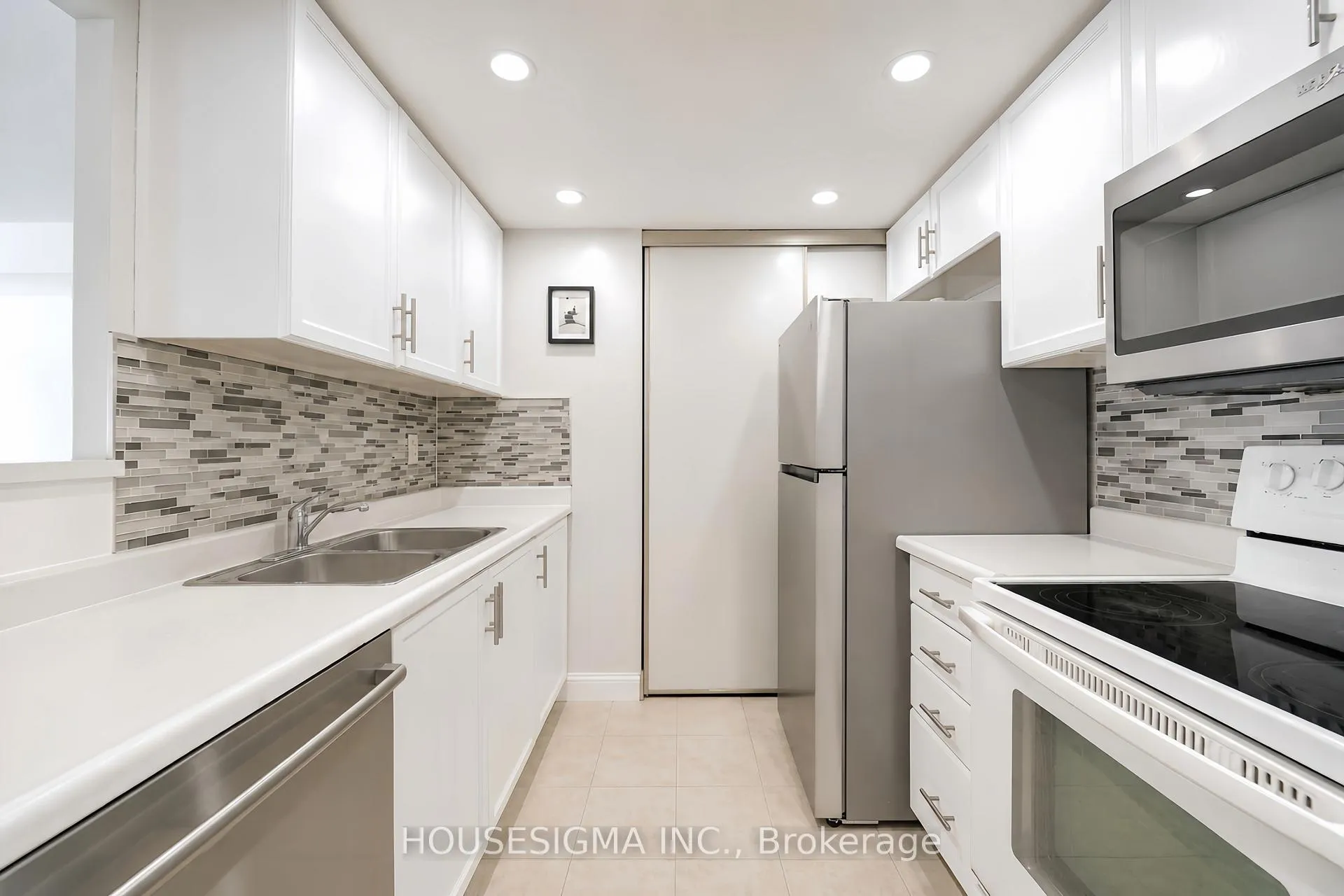 Photo 7 of Unit 1602, 5 Greystone Walk Drive, Scarborough, Kennedy Park — HOMEH