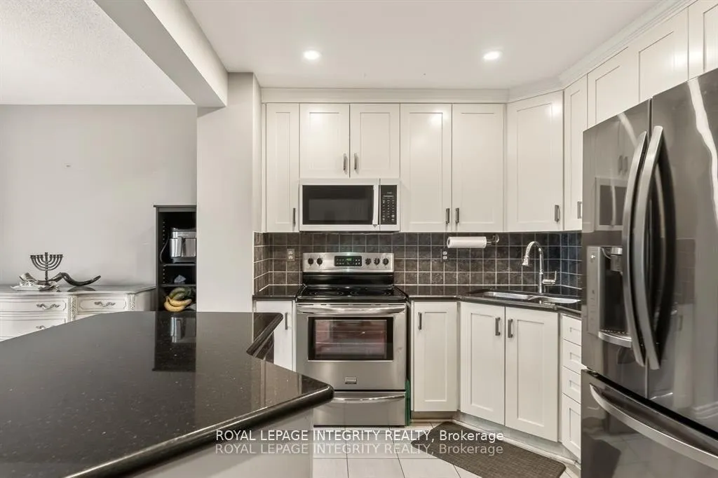 Photo 7 of 106 Blackdome Crescent, Ottawa, Kanata - Kanata Lakes/Heritage Hills — HOMEH