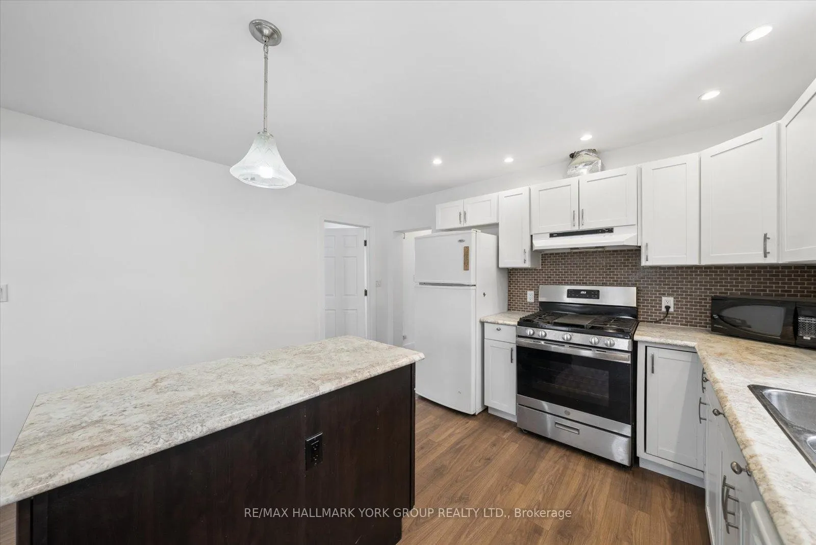 Photo 6 of Unit Upper, 27008 Kennedy Road, Georgina, Historic Lakeshore Communities — HOMEH