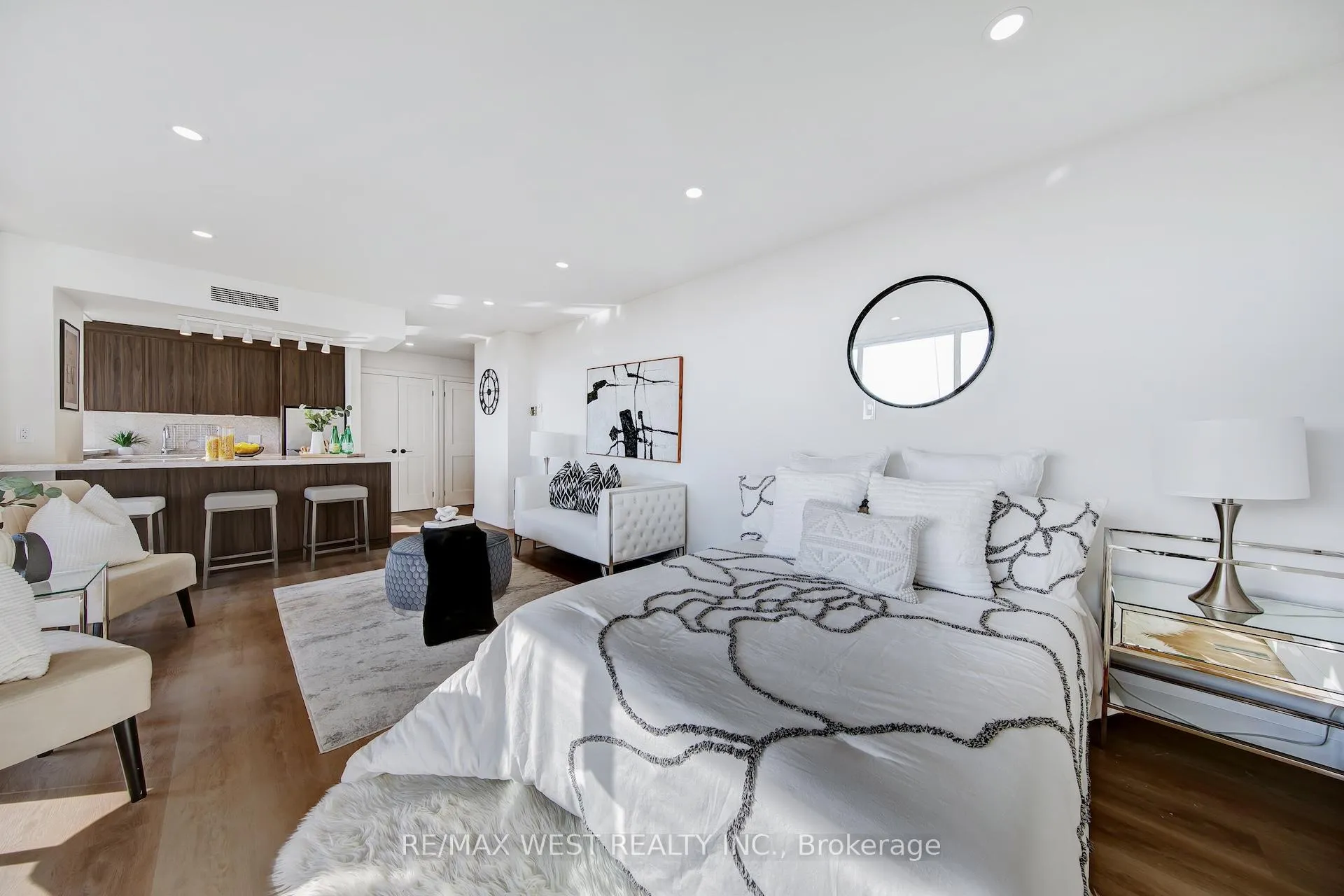 Photo 11 of Unit 1202, 914 Yonge Street, Toronto, The Annex — HOMEH