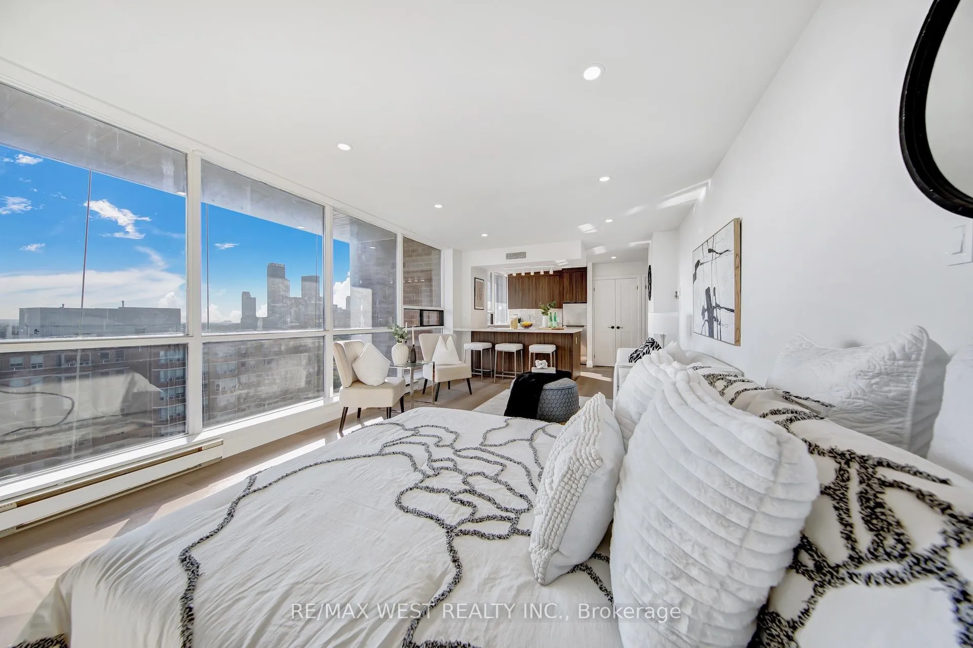 Photo 12 of Unit 1202, 914 Yonge Street, Toronto, The Annex — HOMEH