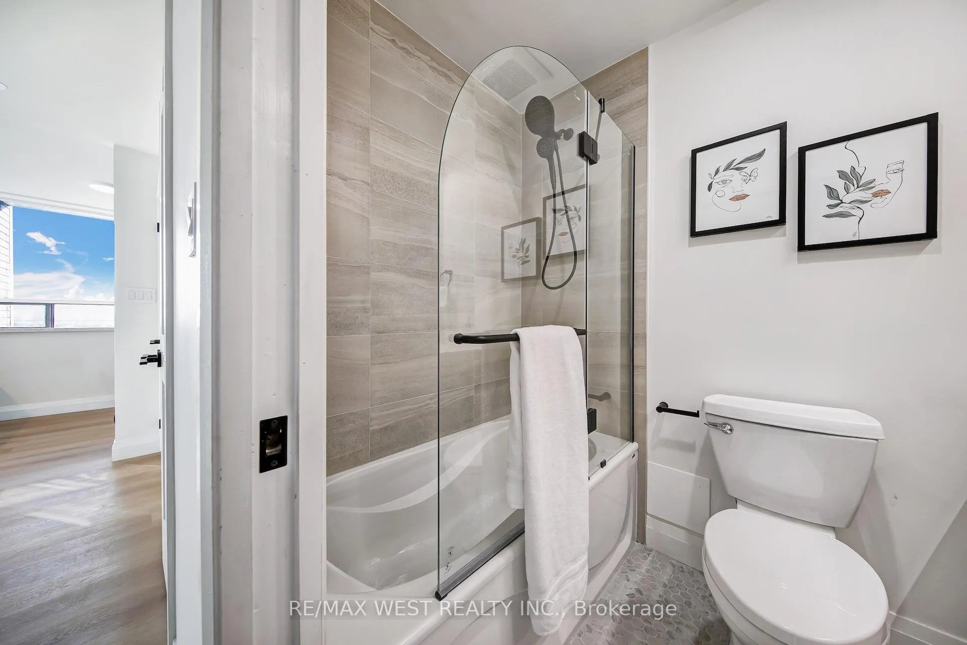 Photo 16 of Unit 1202, 914 Yonge Street, Toronto, The Annex — HOMEH