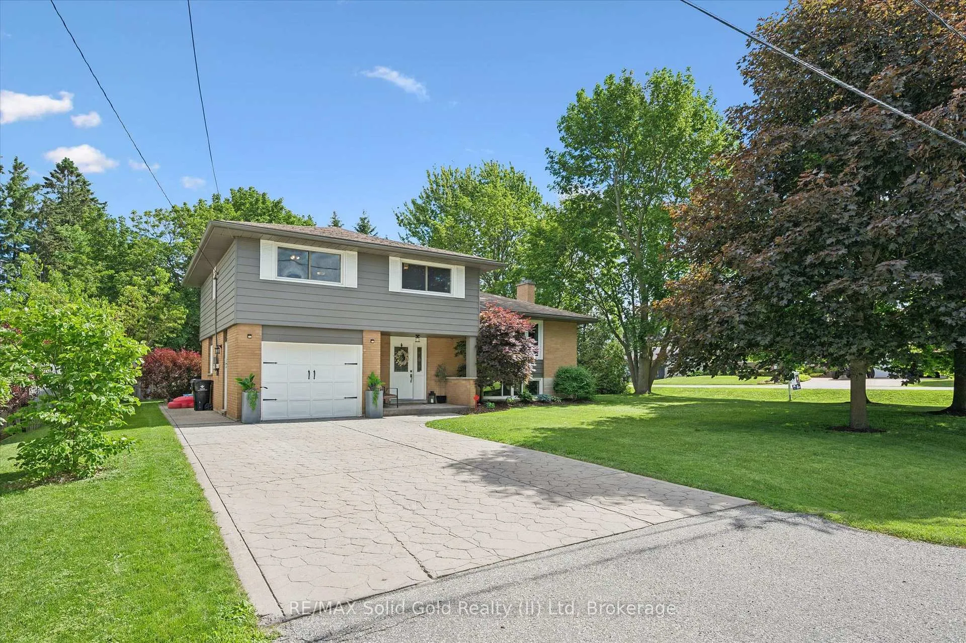 Photo 2 of 107 Clarence Avenue, Wilmot — HOMEH