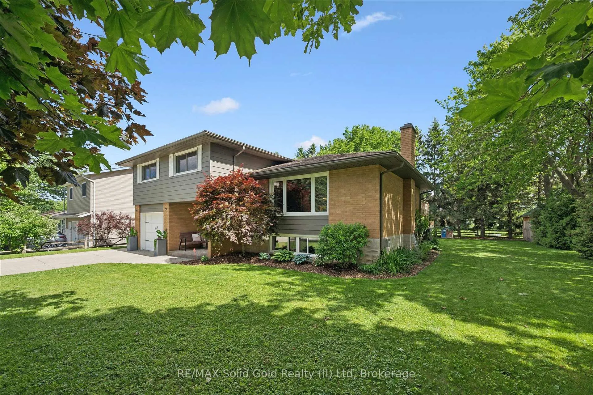 Photo 3 of 107 Clarence Avenue, Wilmot — HOMEH
