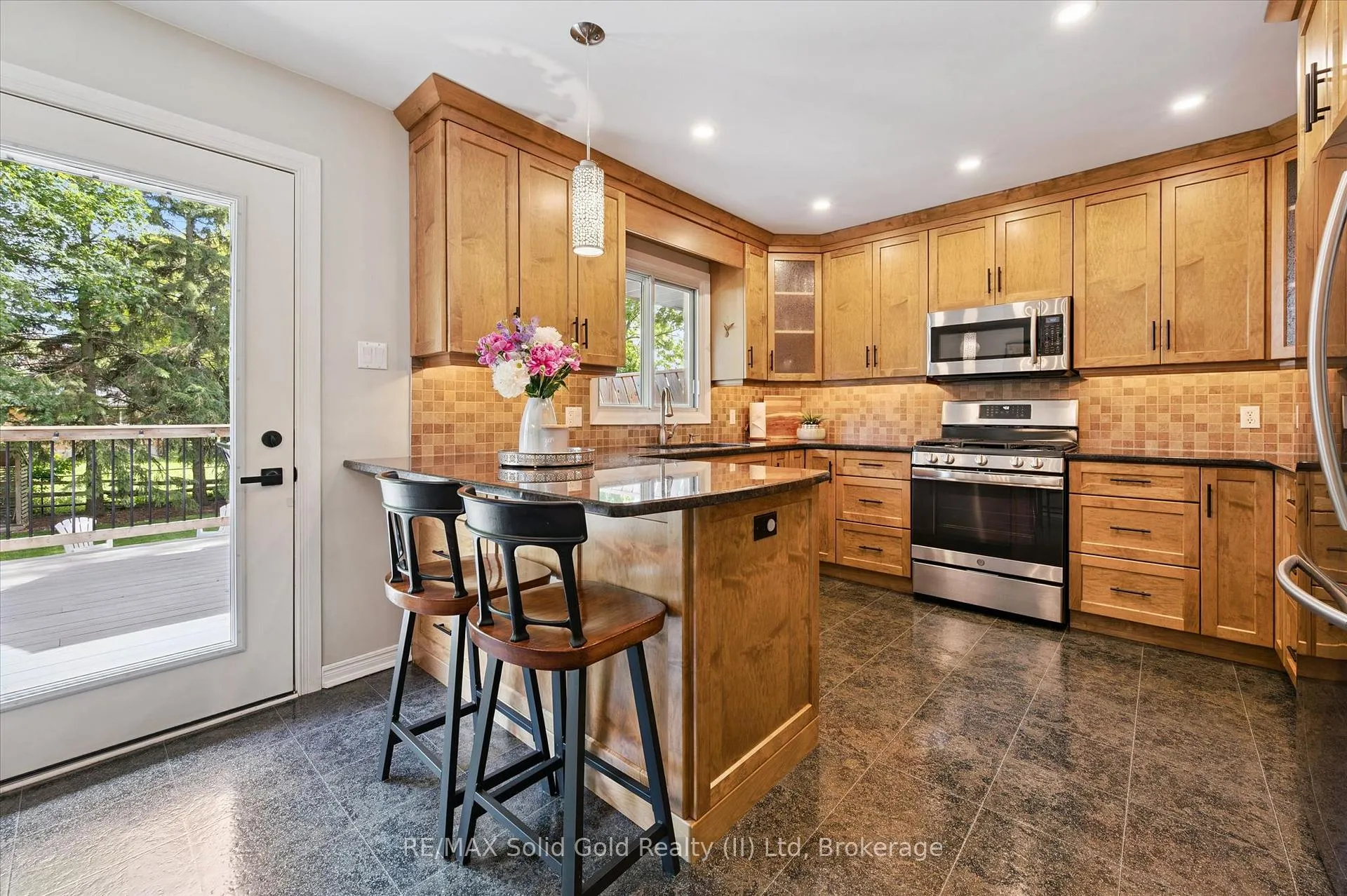 Photo 10 of 107 Clarence Avenue, Wilmot — HOMEH