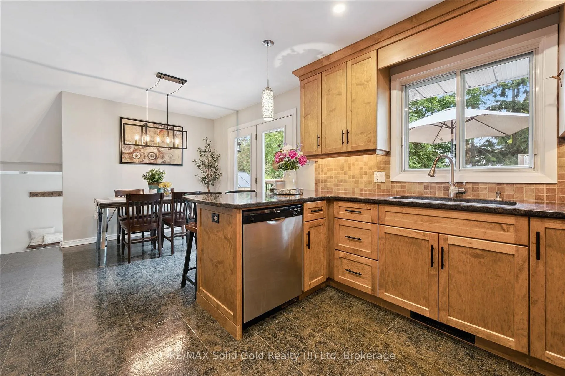 Photo 12 of 107 Clarence Avenue, Wilmot — HOMEH