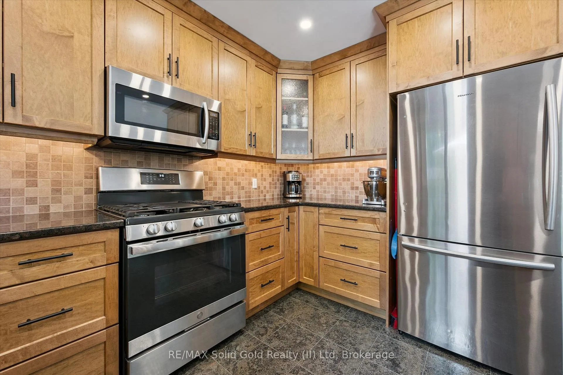 Photo 13 of 107 Clarence Avenue, Wilmot — HOMEH