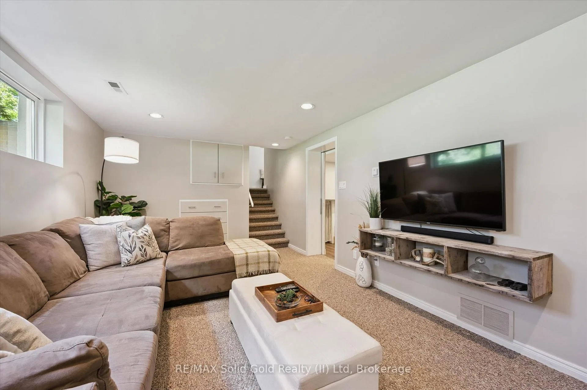 Photo 30 of 107 Clarence Avenue, Wilmot — HOMEH