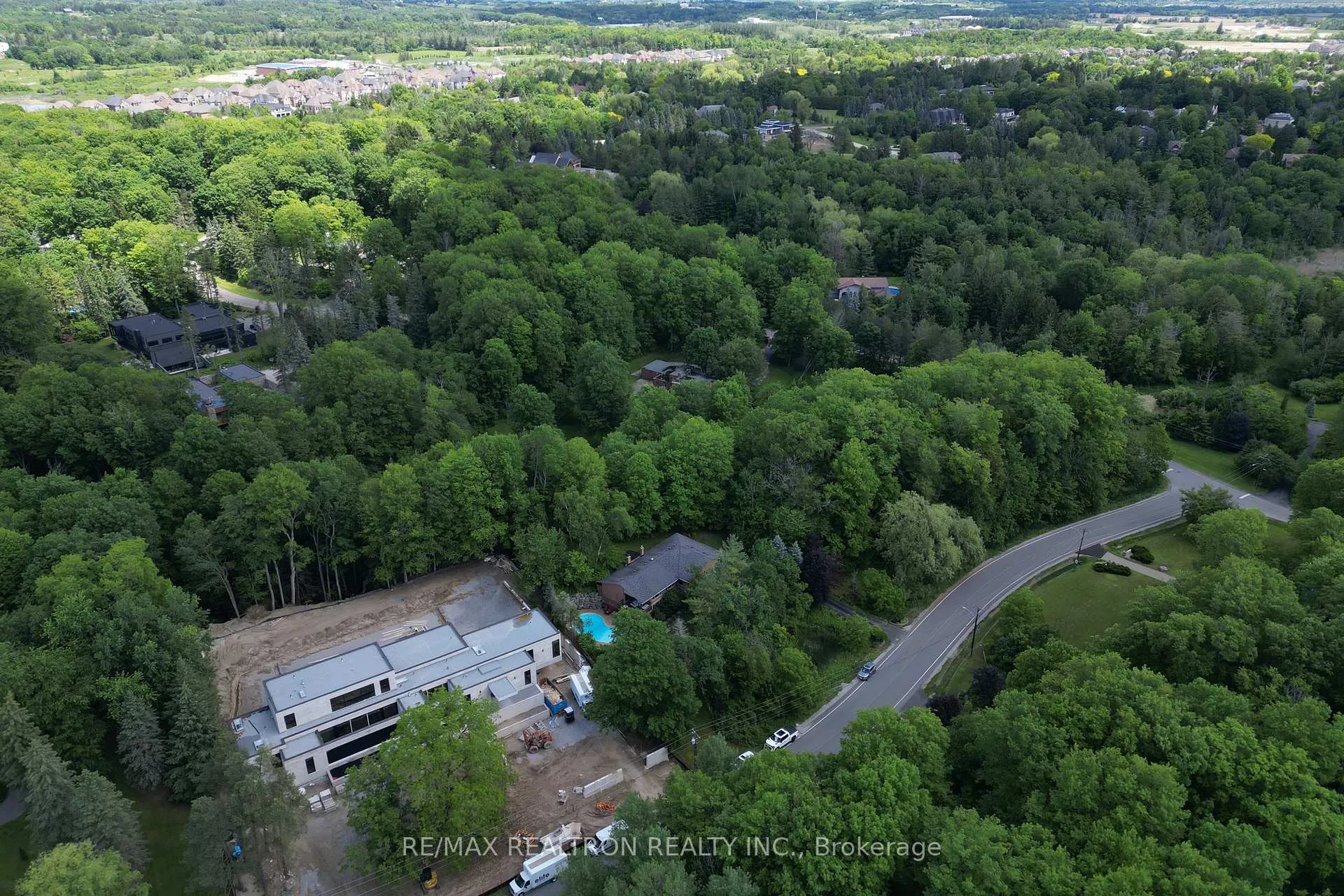 Photo 13 of 250 Kingscross Drive, King, King City — HOMEH