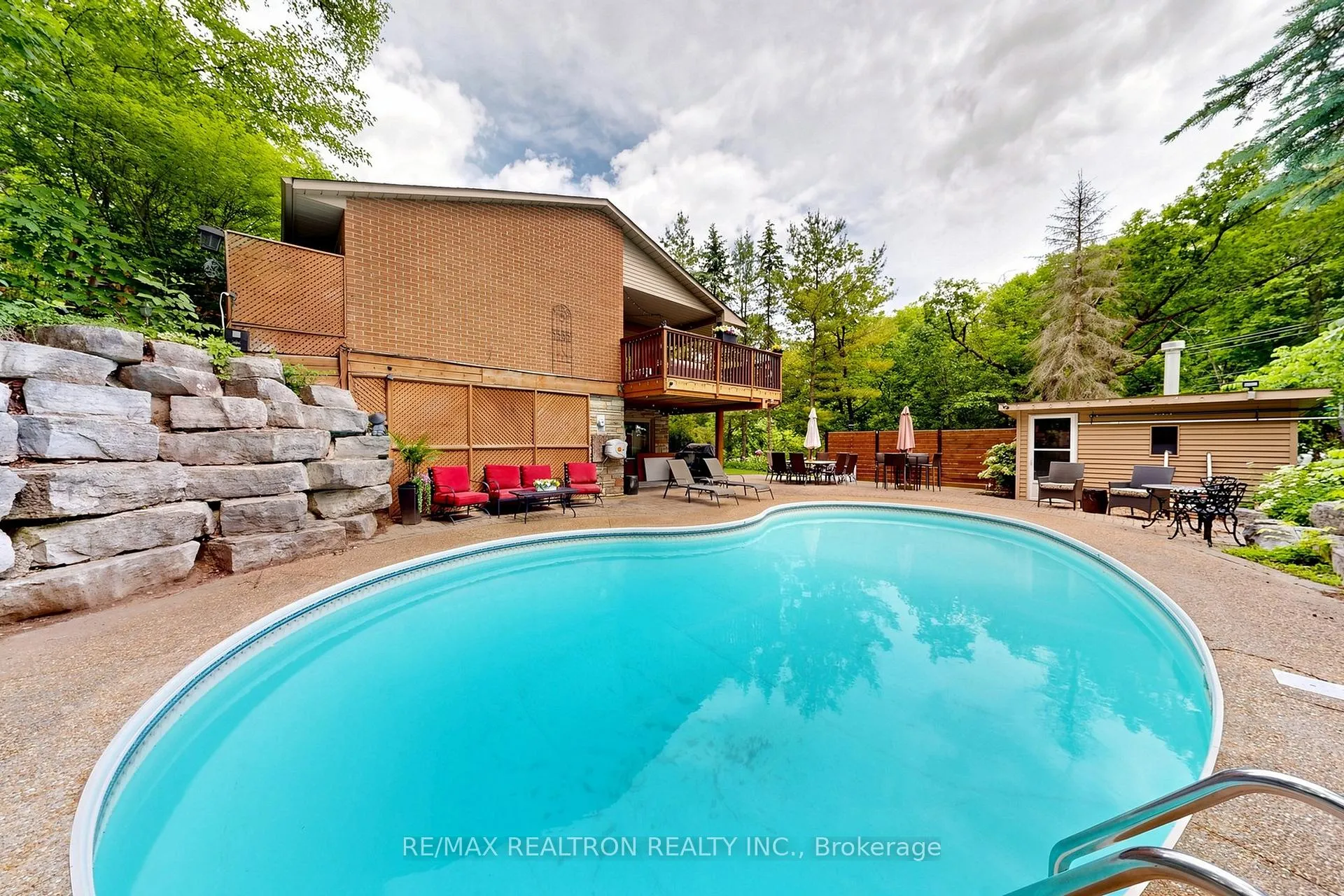Photo 6 of 250 Kingscross Drive, King, King City — HOMEH