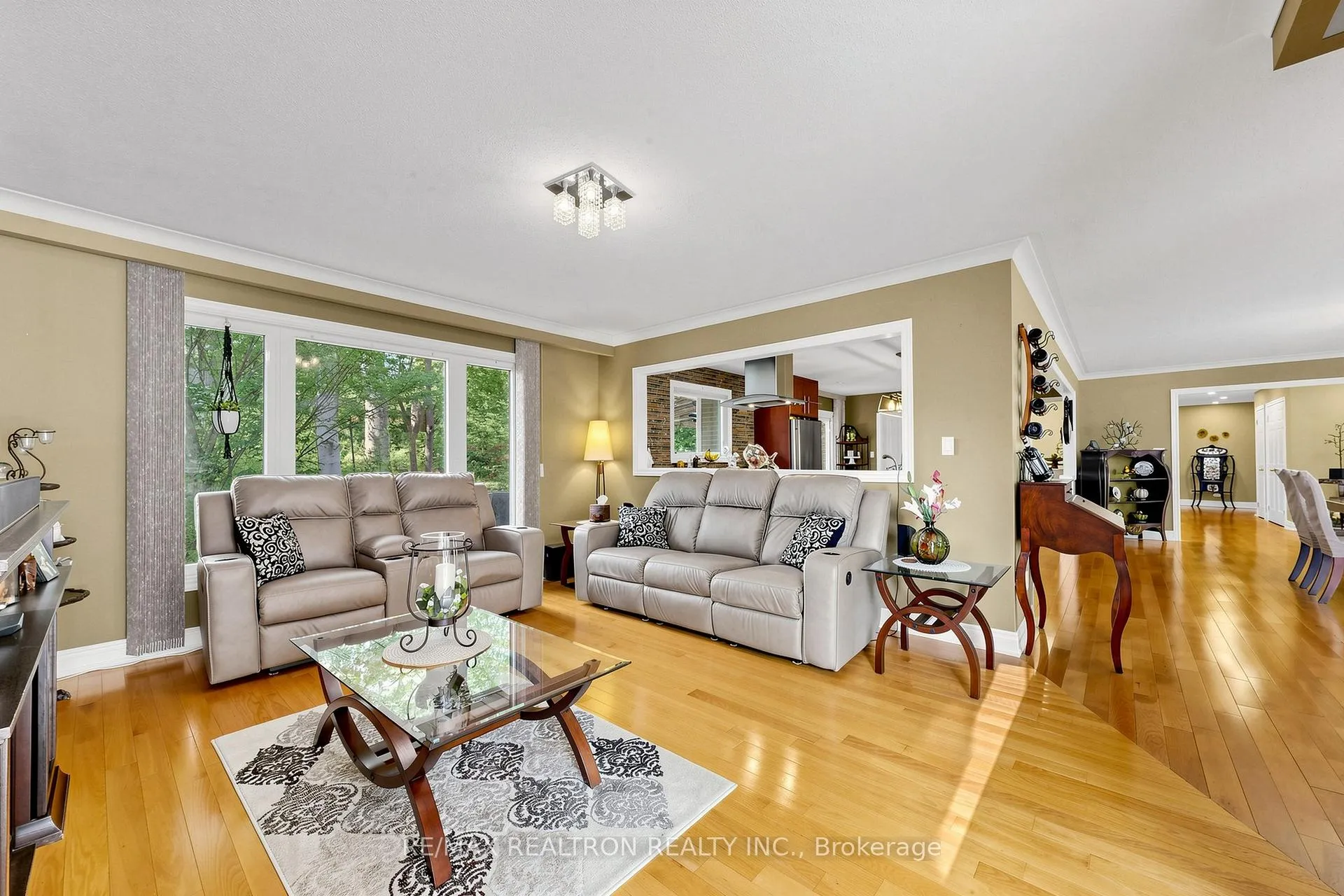 Photo 19 of 250 Kingscross Drive, King, King City — HOMEH