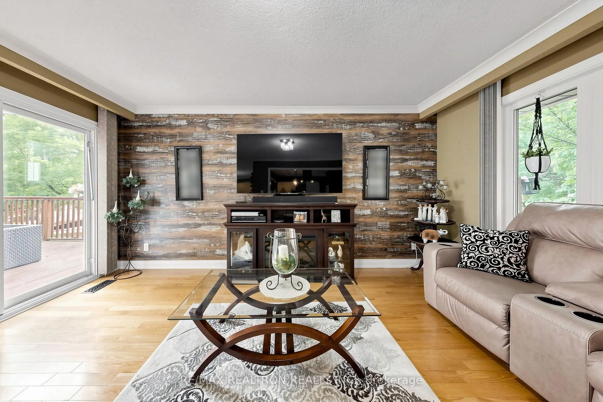 Photo 20 of 250 Kingscross Drive, King, King City — HOMEH