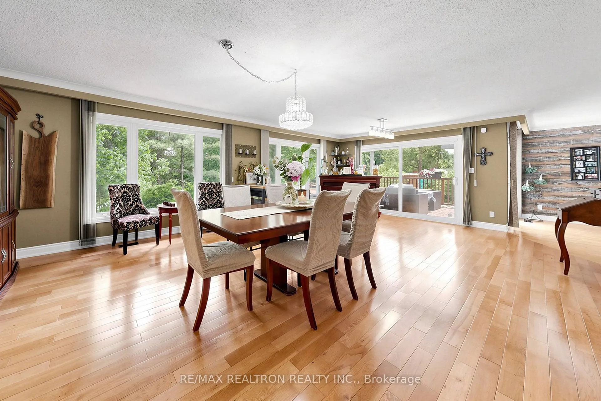 Photo 28 of 250 Kingscross Drive, King, King City — HOMEH