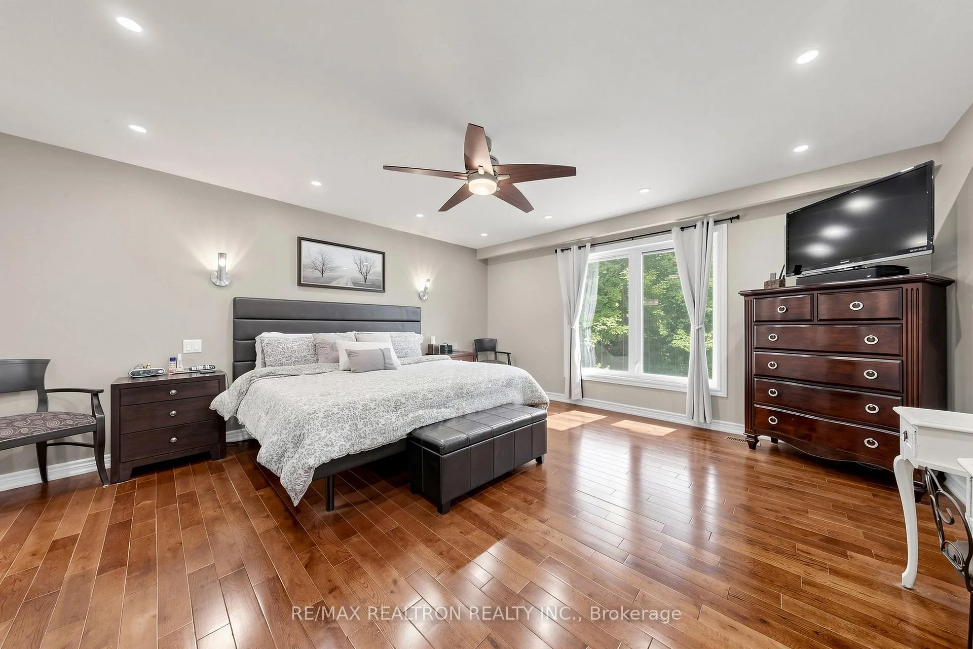 Photo 42 of 250 Kingscross Drive, King, King City — HOMEH