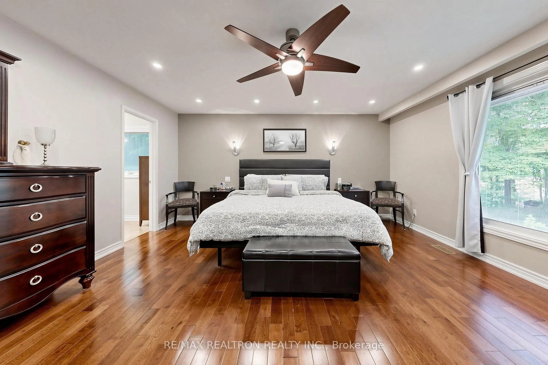 Photo 44 of 250 Kingscross Drive, King, King City — HOMEH
