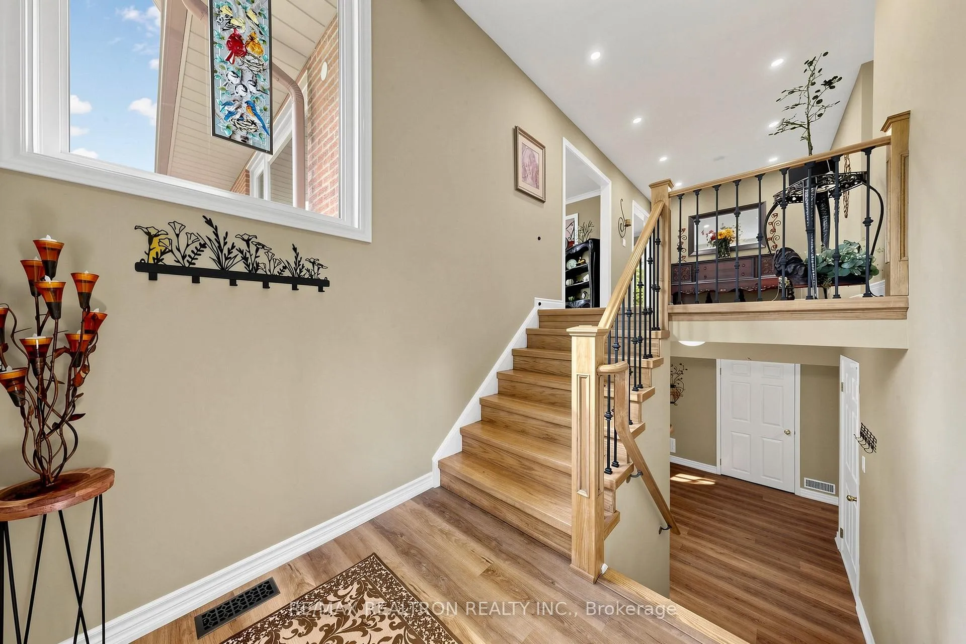 Photo 57 of 250 Kingscross Drive, King, King City — HOMEH